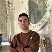 Profesor de inglés apto para alumnos nivel básico e intermedio.